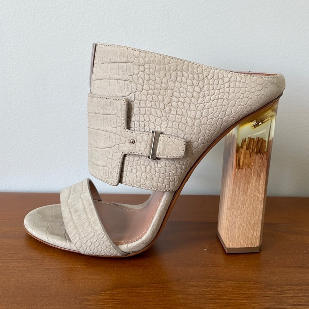 Limited Runway Edition Hugo Boss Heels
